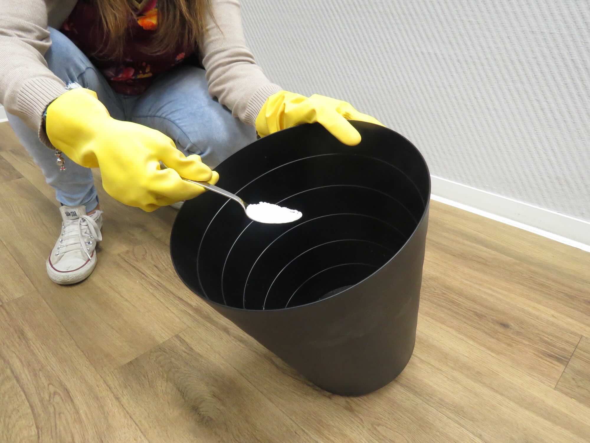 How To Clean Out Your Trash Can