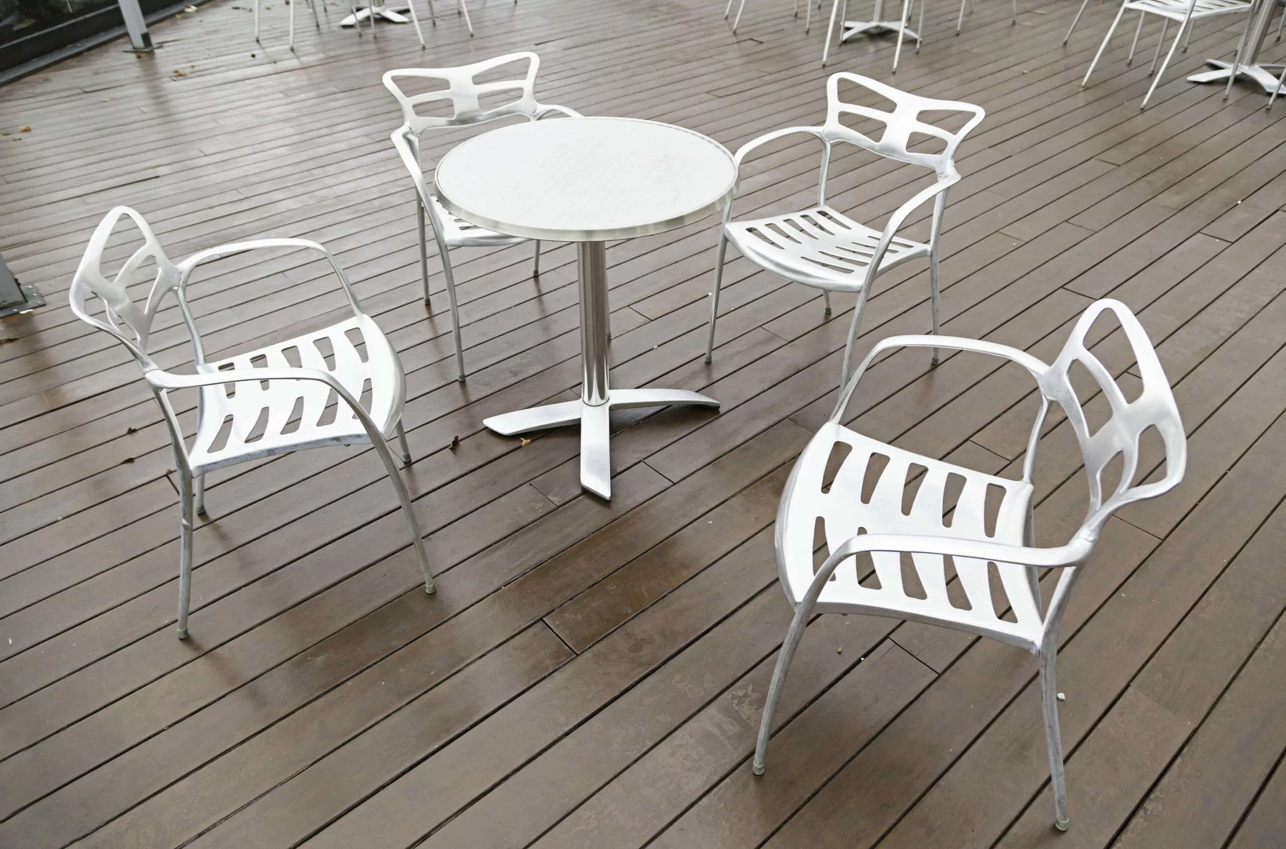 How To Clean Outdoor Aluminum Furniture