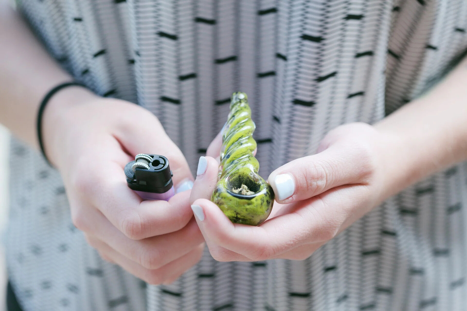 How To Collect Resin From A Glass Pipe