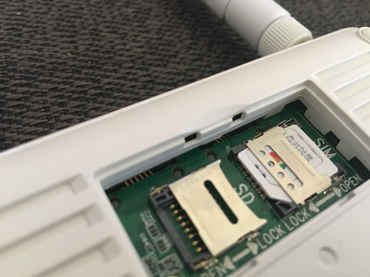 How To Connect A SIM Card To A Wi-Fi Router