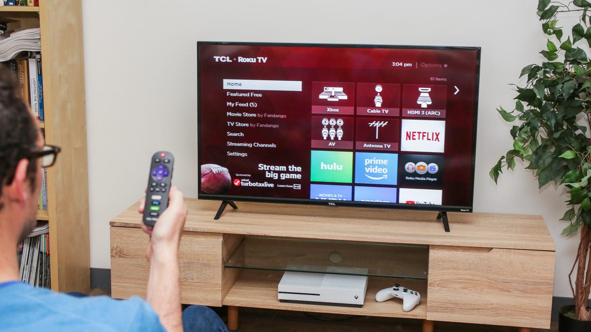 Roku TV Hacked To Run Philips Ambilight Setup