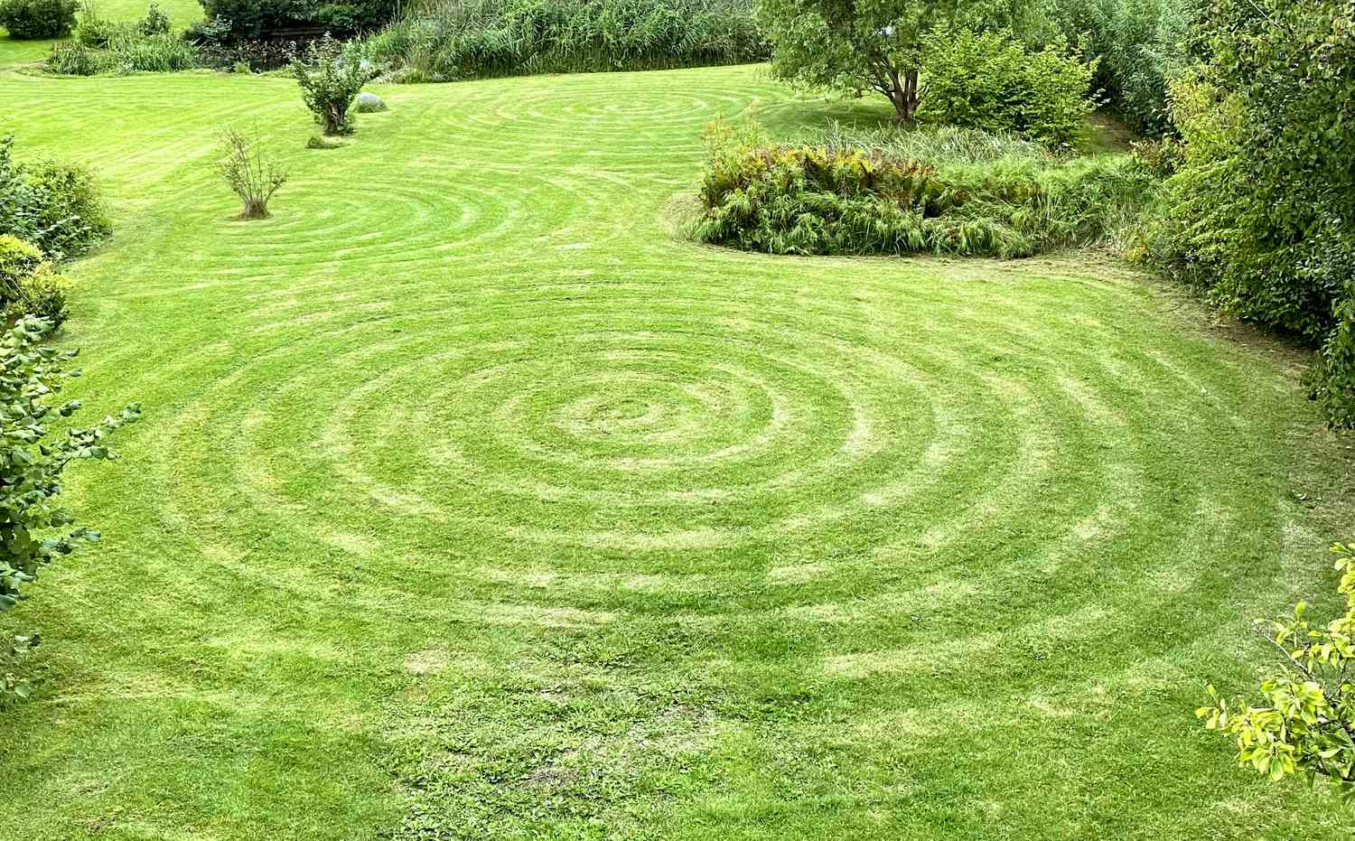 How To Cut Patterns In Grass
