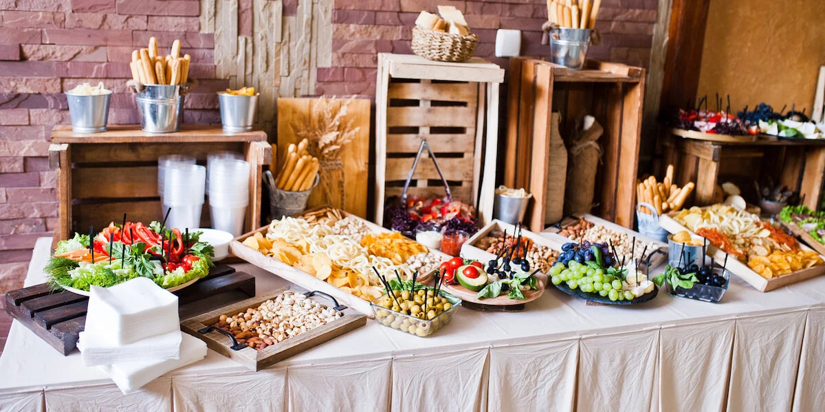 How To Decorate A Buffet Table For A Party