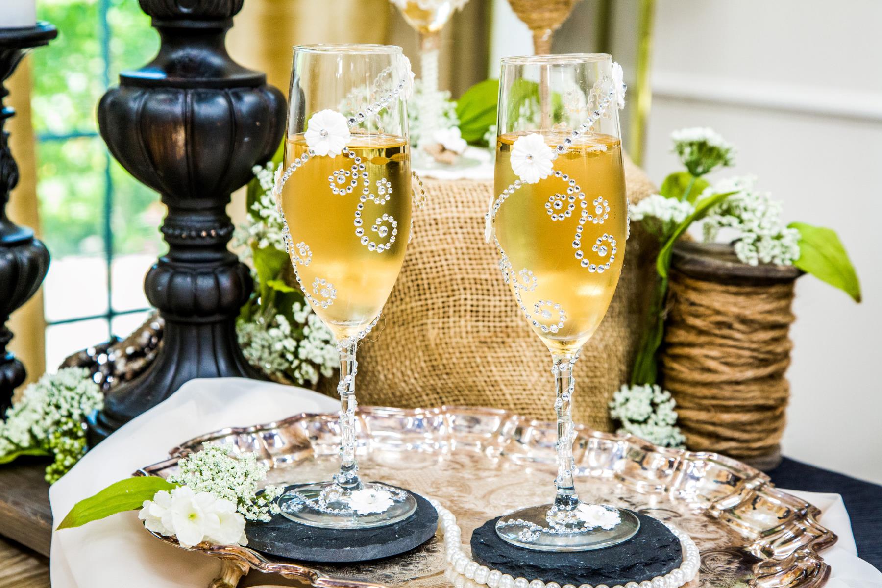 How To Decorate A Champagne Glass