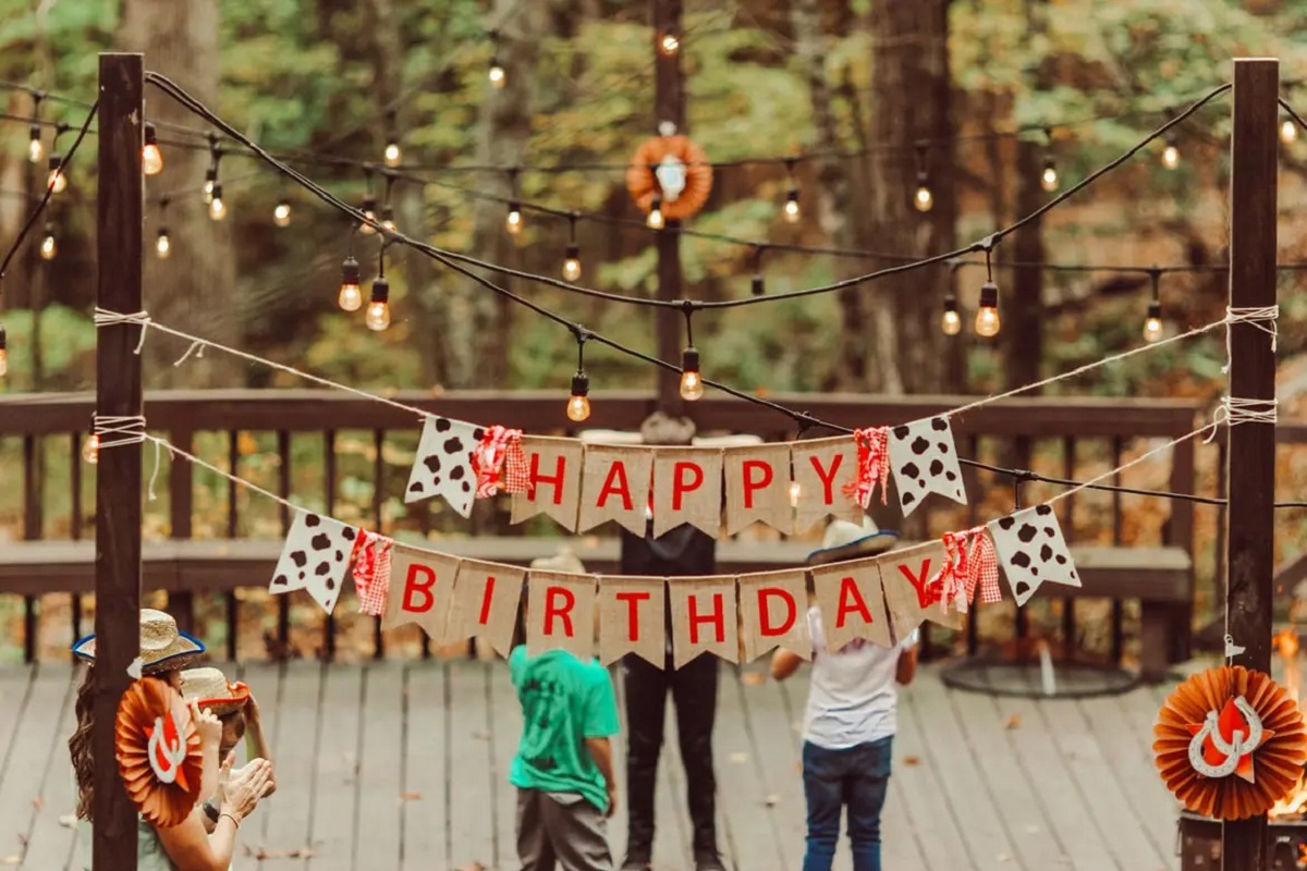 How To Decorate For An Outdoor Birthday Party