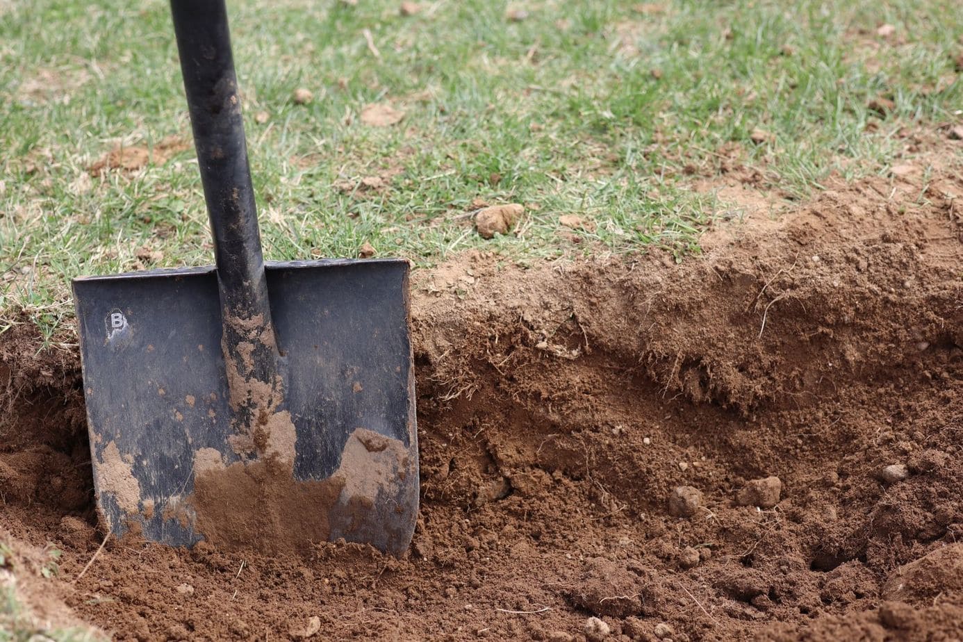 How To Dig A Garden Bed