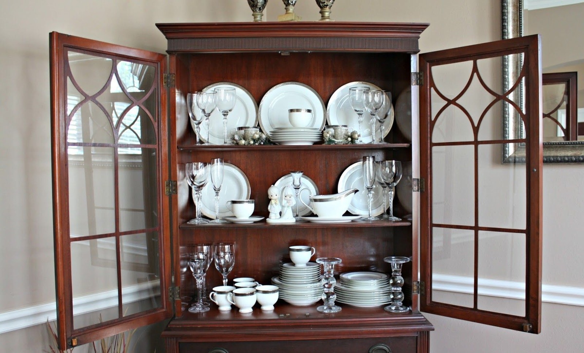 How To Display Dishes In A China Cabinet