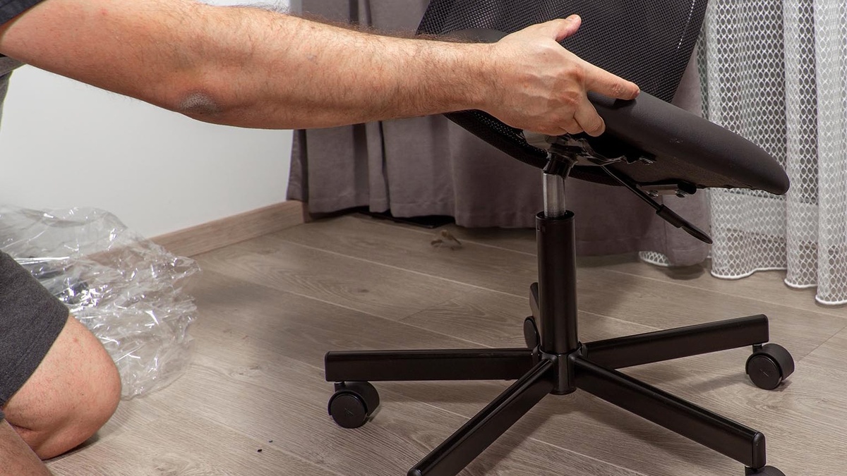 How to Fix an Office Chair Leaning to One Side: 14 Steps