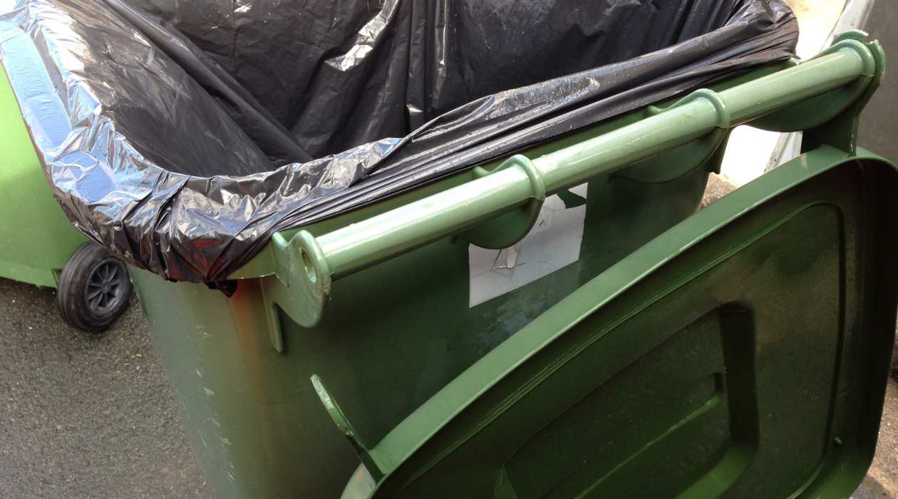 How To Fix Trash Can Lid