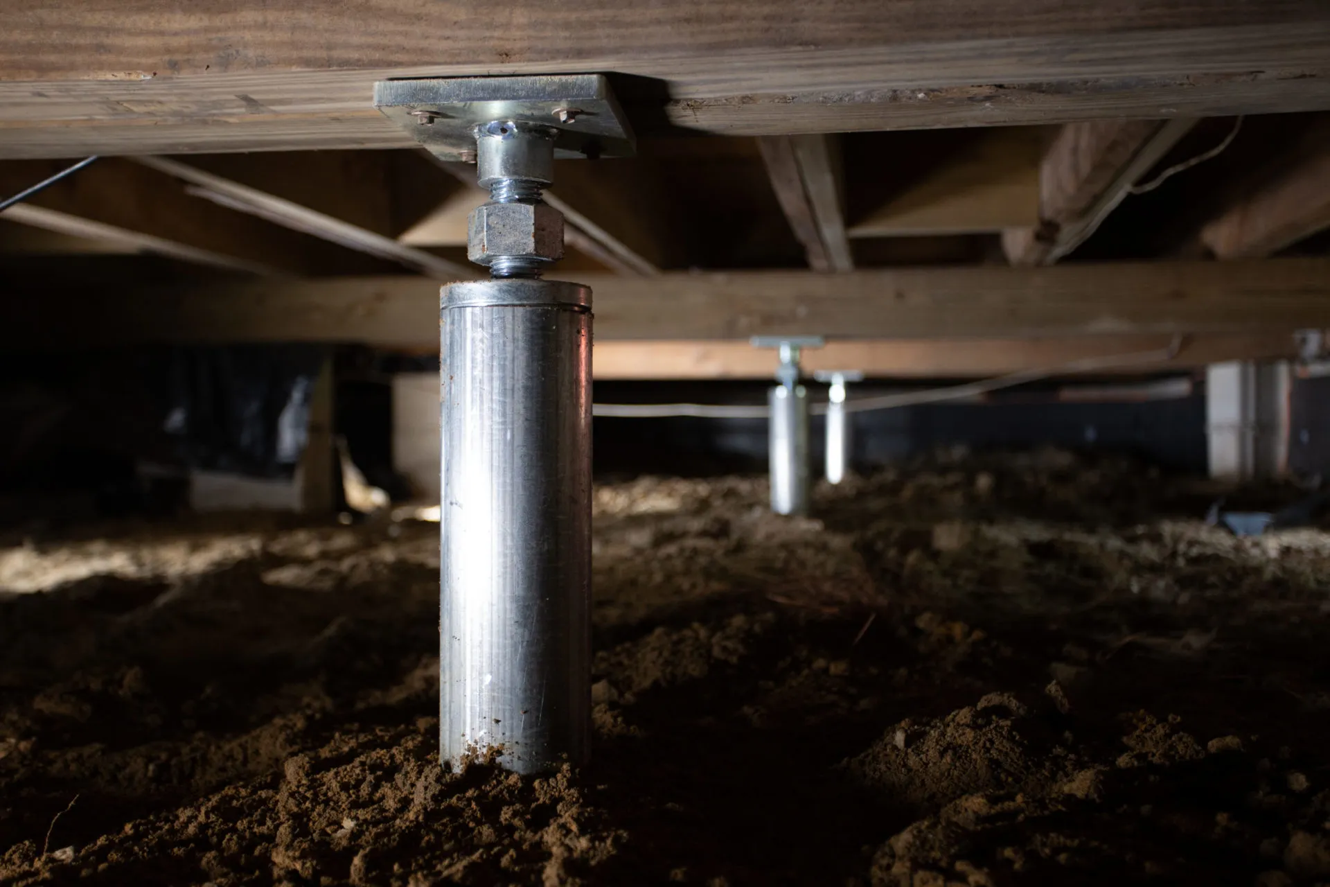 How To Install Floor Jacks In A Crawl Space