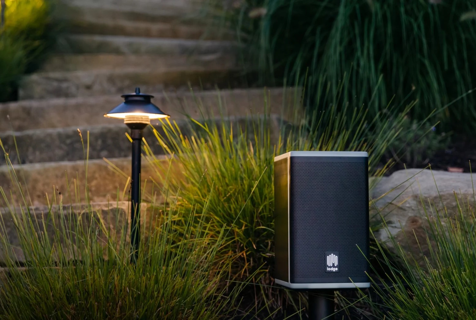 How To Keep Birds Off Outdoor Speakers | Storables