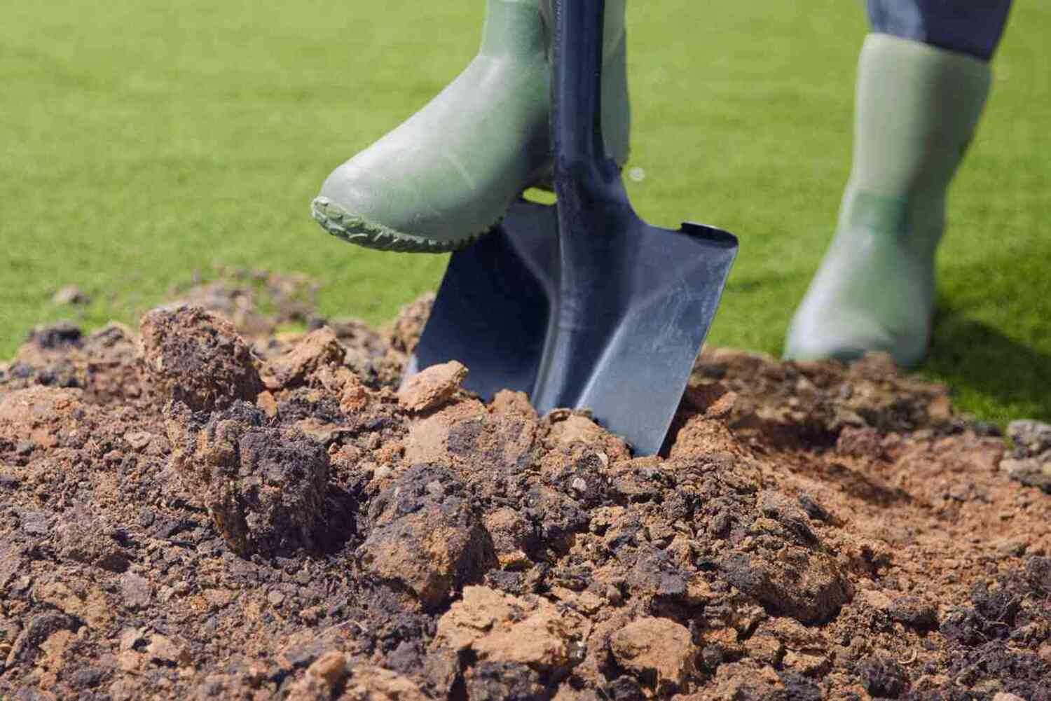 How To Loosen Clay Soil For Grass