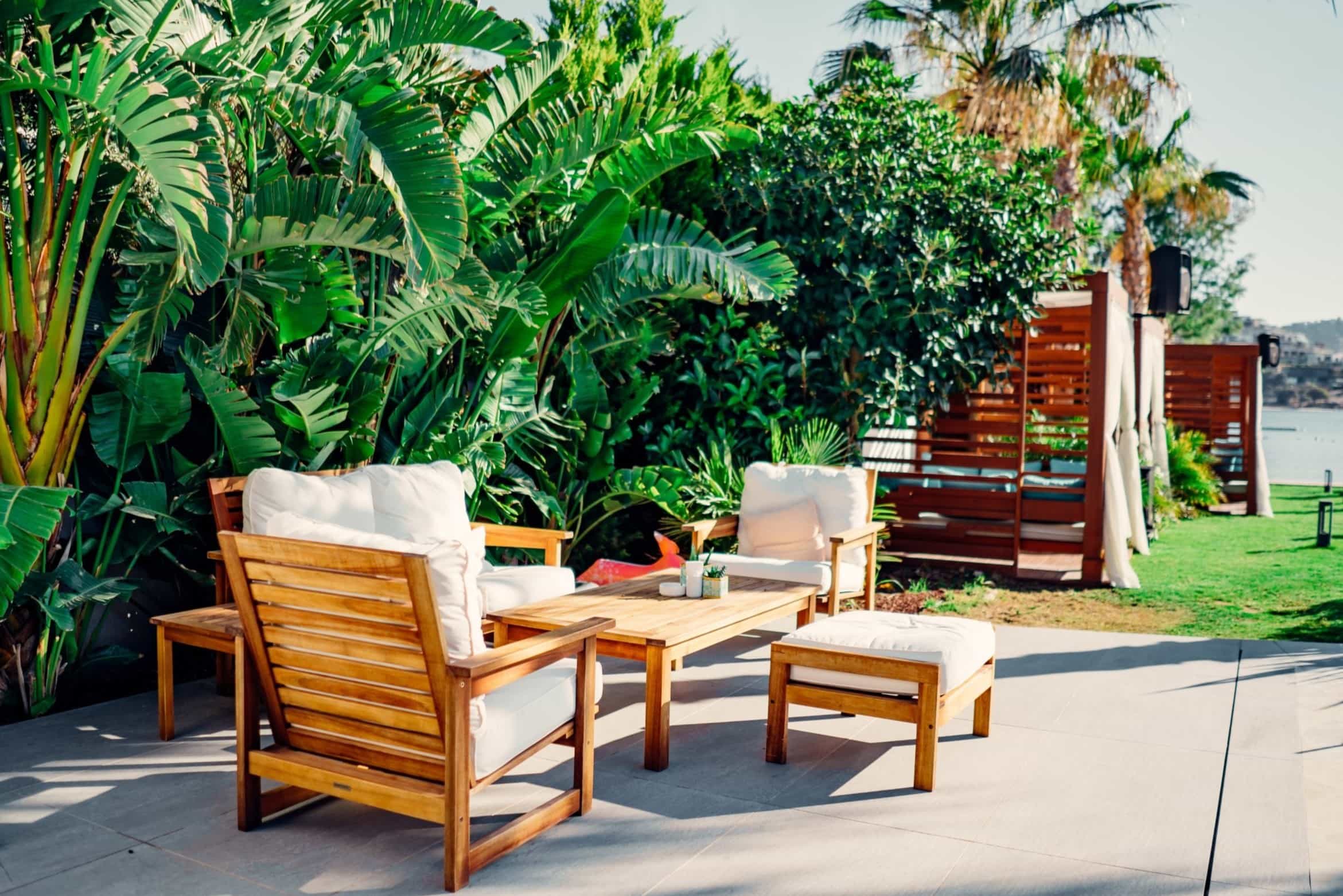 How To Maintain Teak Outdoor Furniture