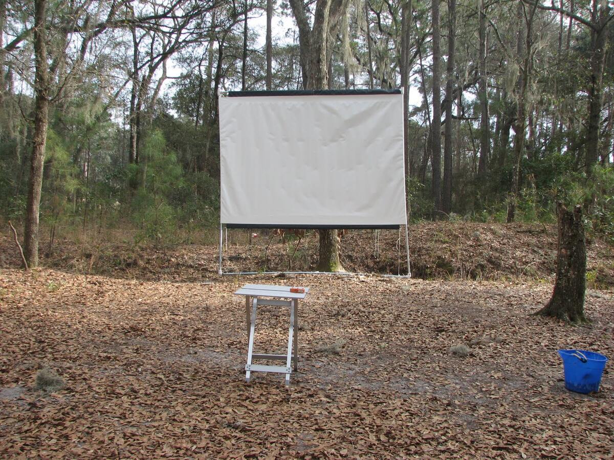 Making a DIY Projection Screen