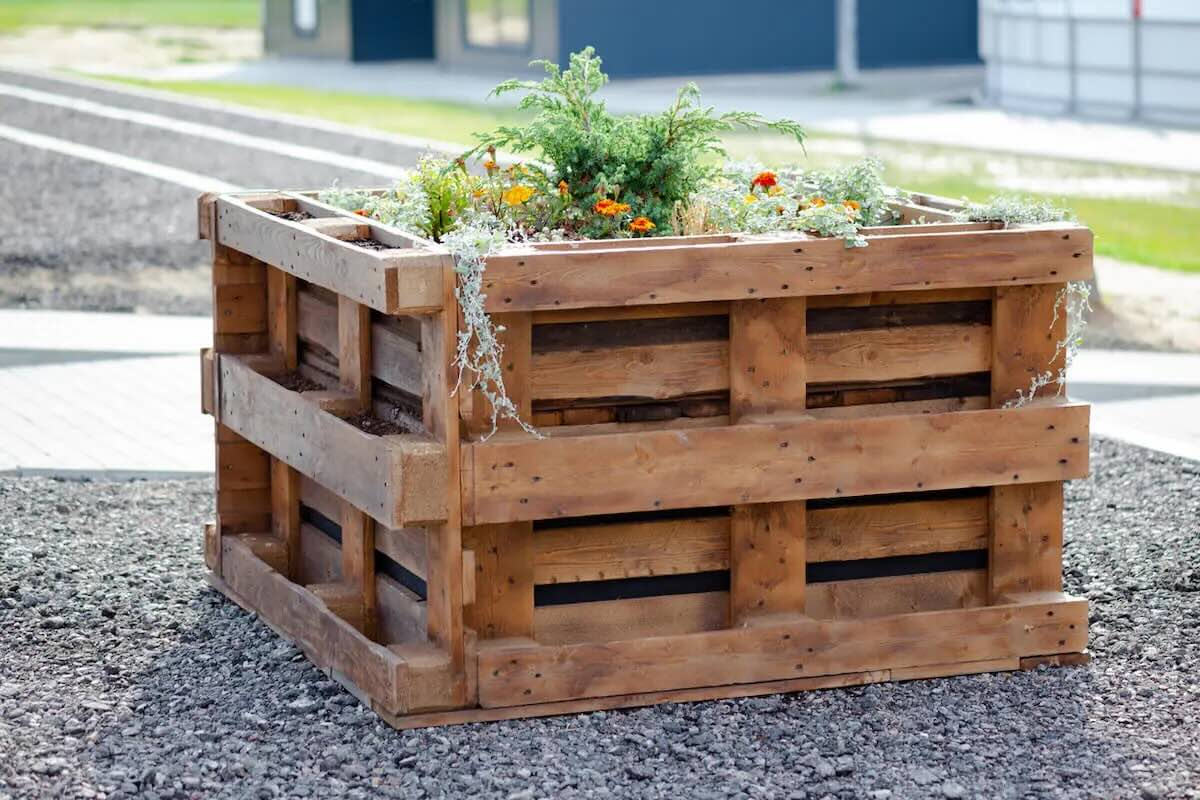 How To Make A Raised Garden Bed With Pallets