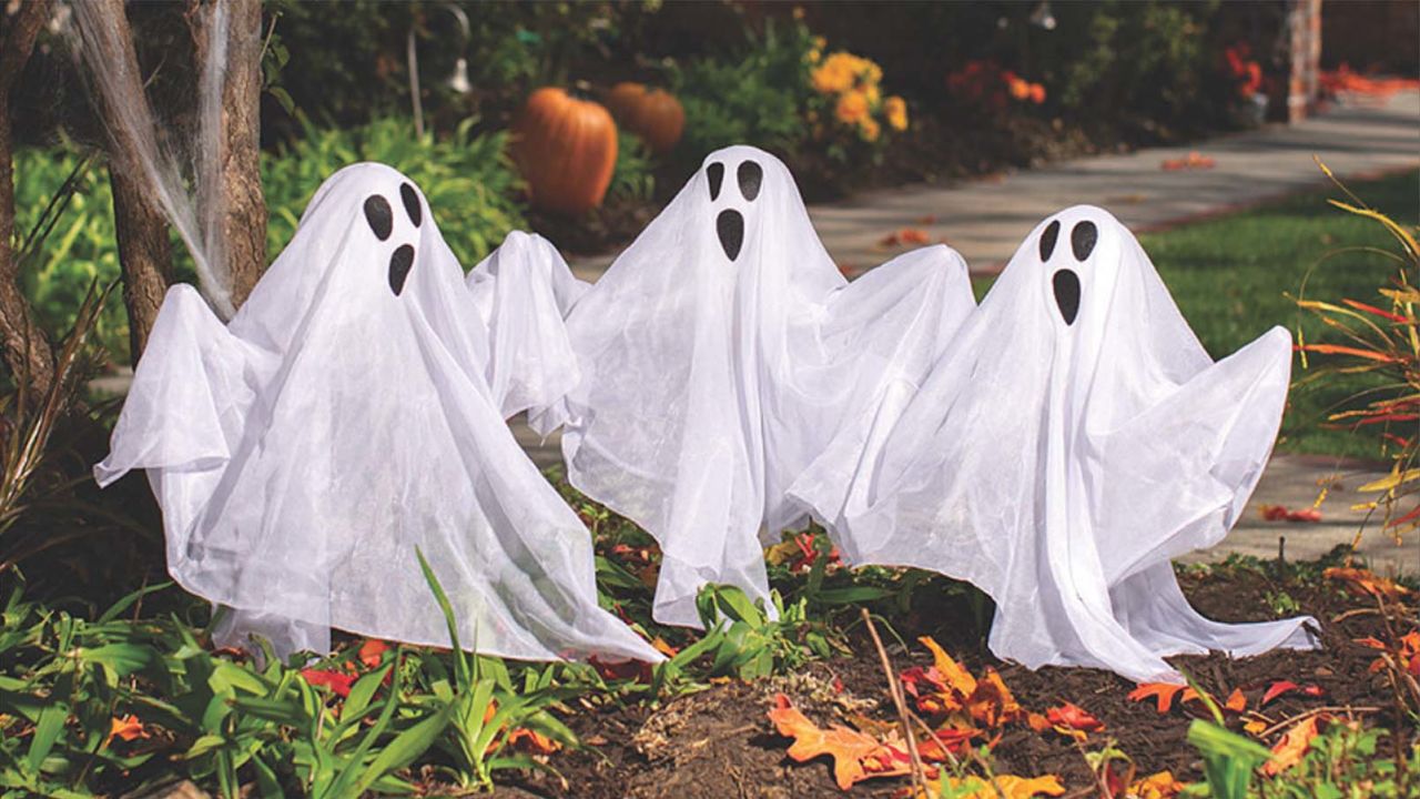 How To Make Outdoor Ghost Decorations