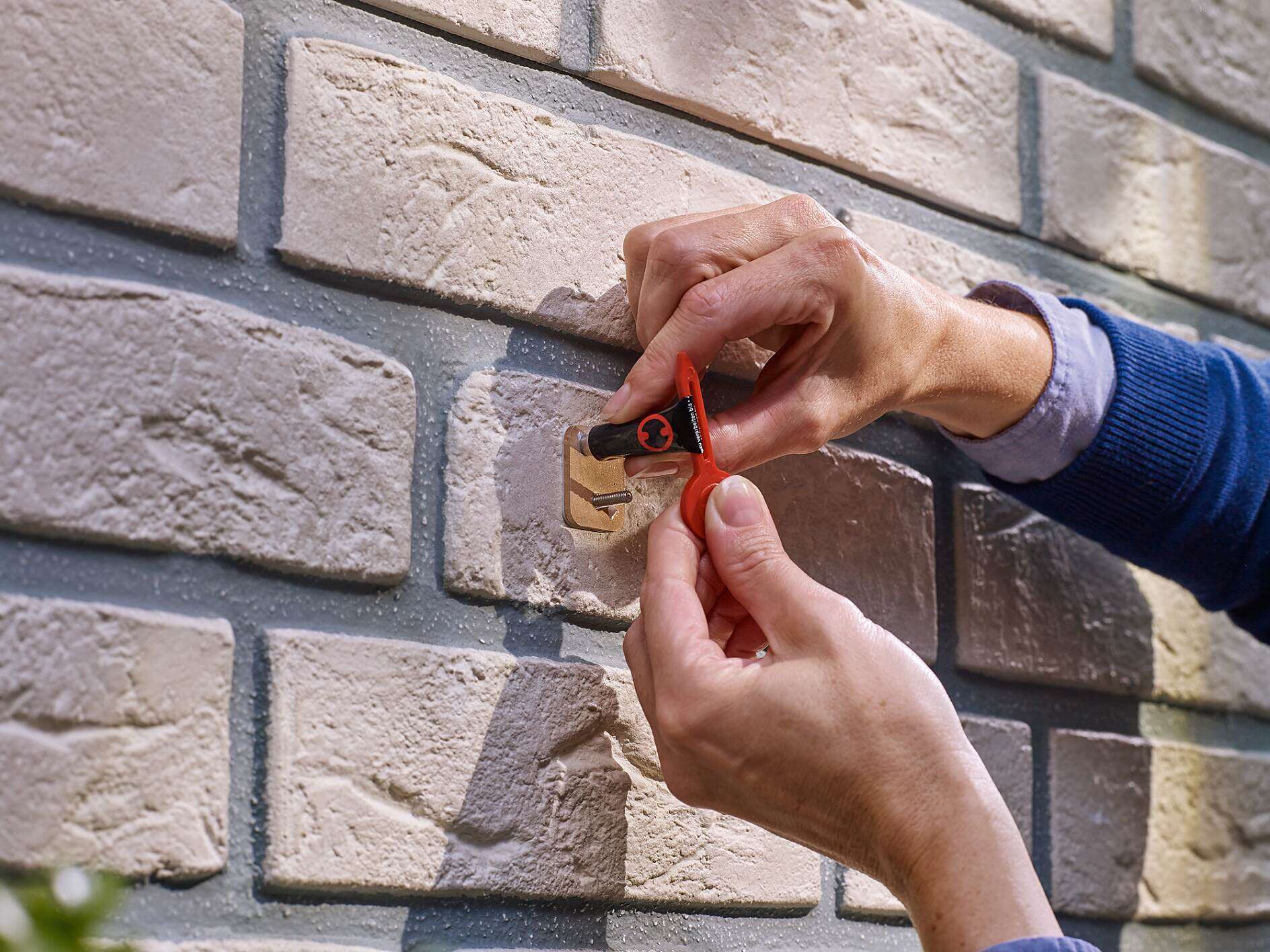 How To Mount Things To Brick