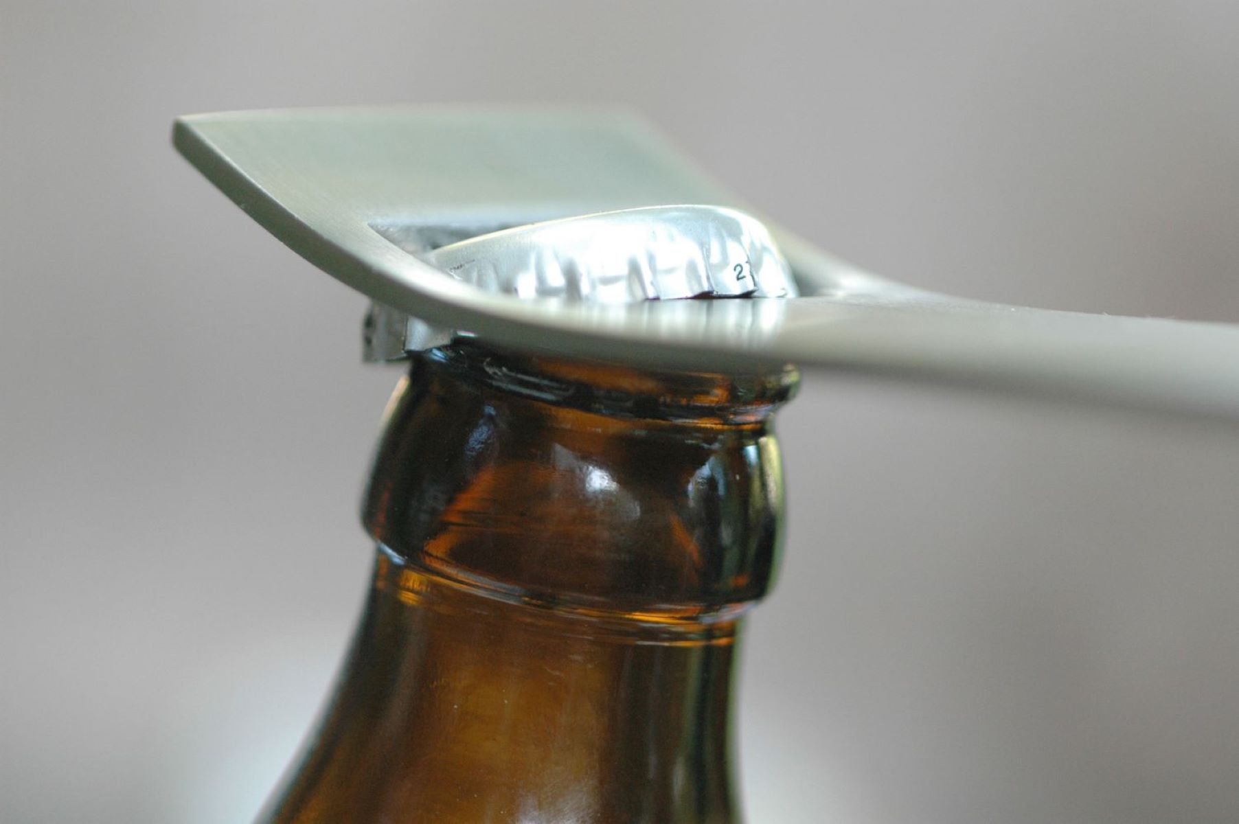 How To Open A Glass Bottle Cap
