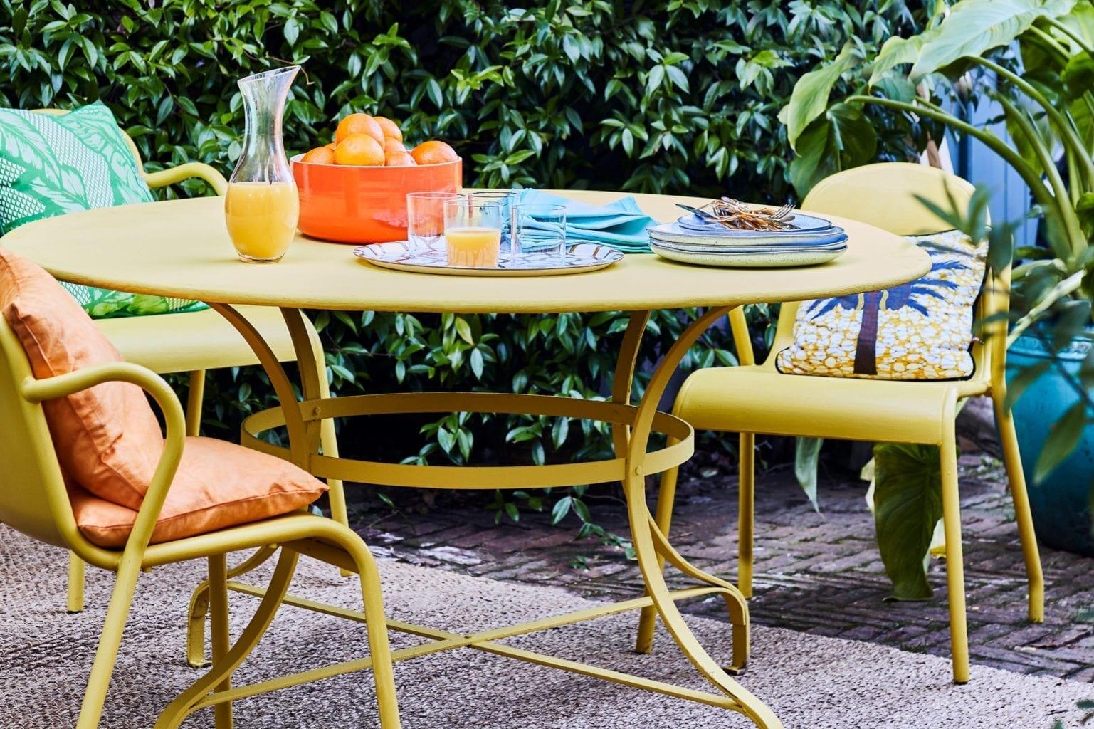 How To Paint An Outdoor Table