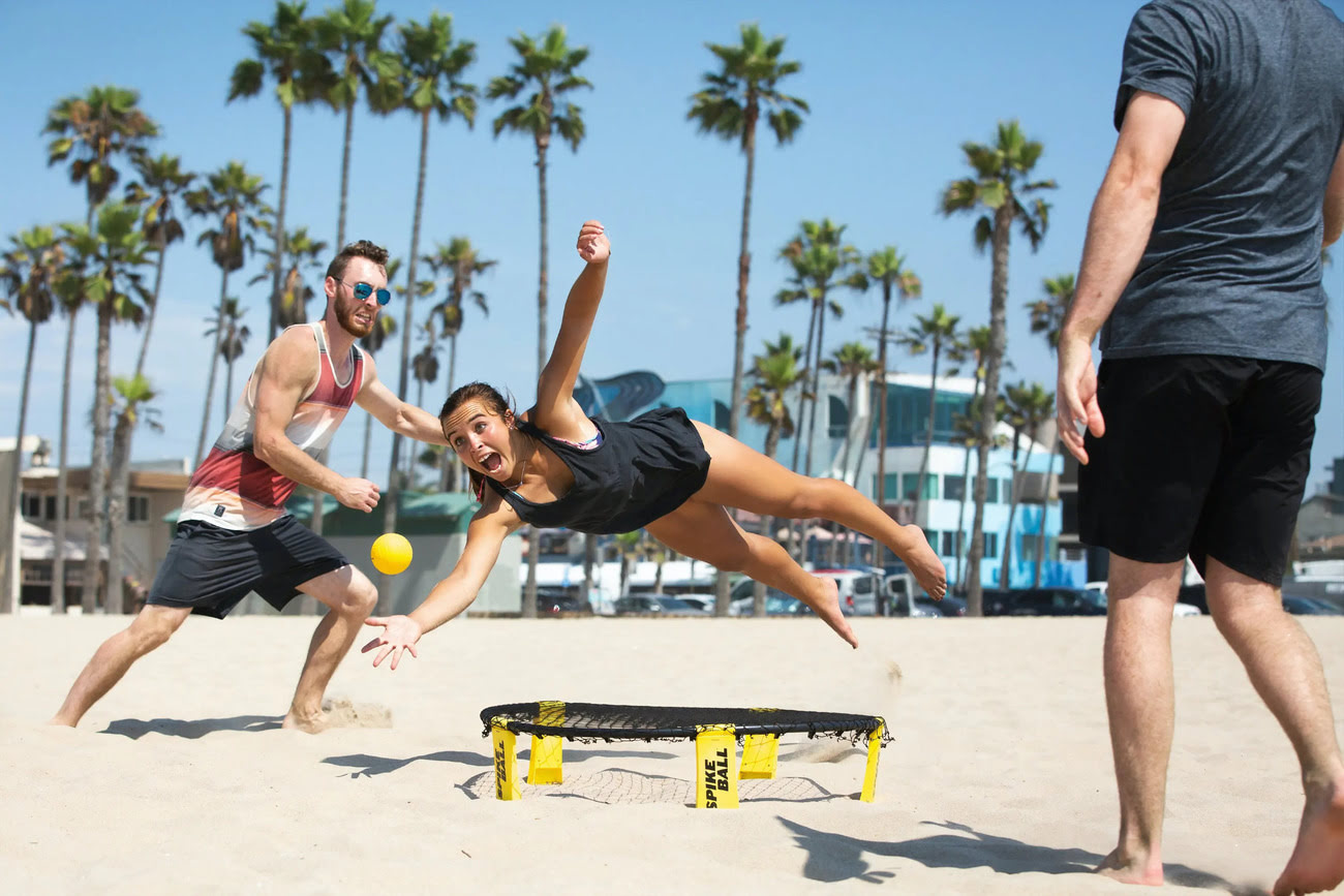 How To Play Spikeball