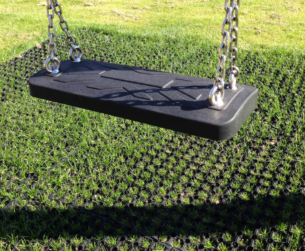 How To Protect Grass Under A Swing