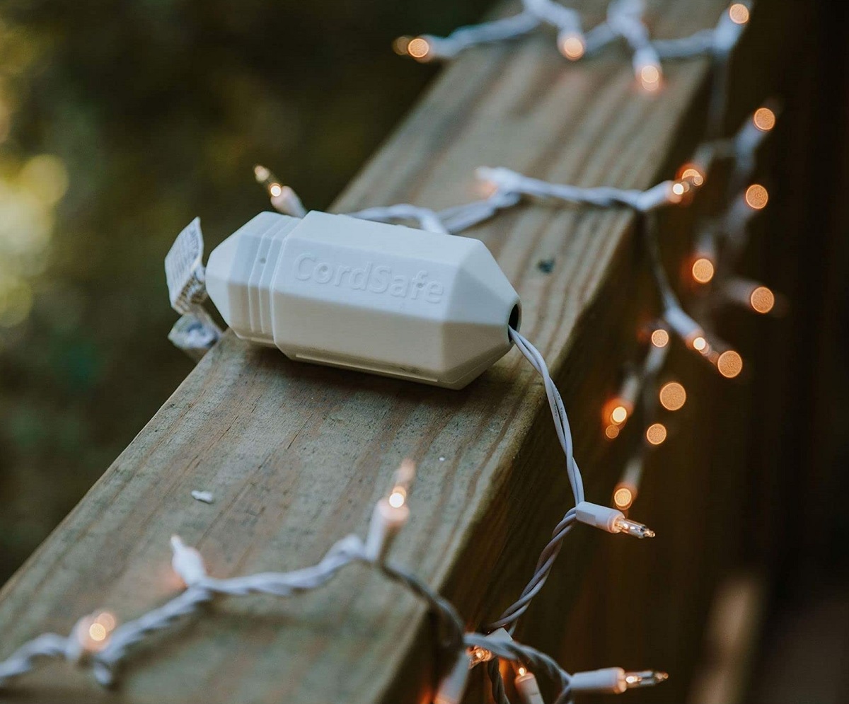How To Protect Outdoor Christmas Light Plugs