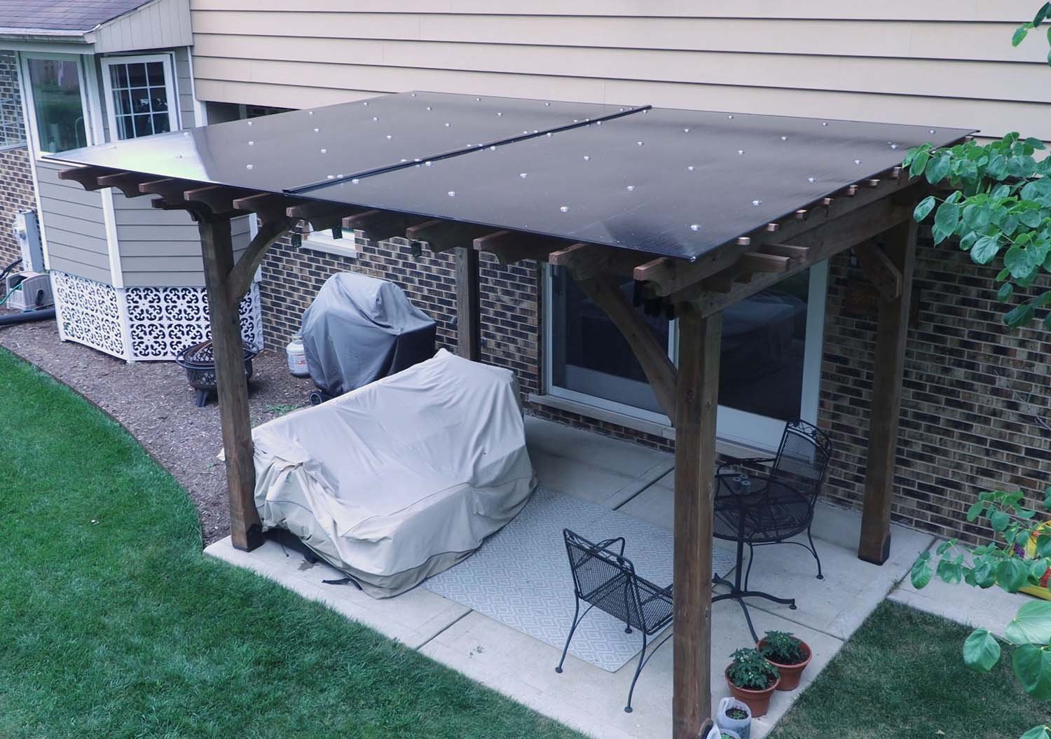 How To Put A Polycarbonate Roof On A Pergola