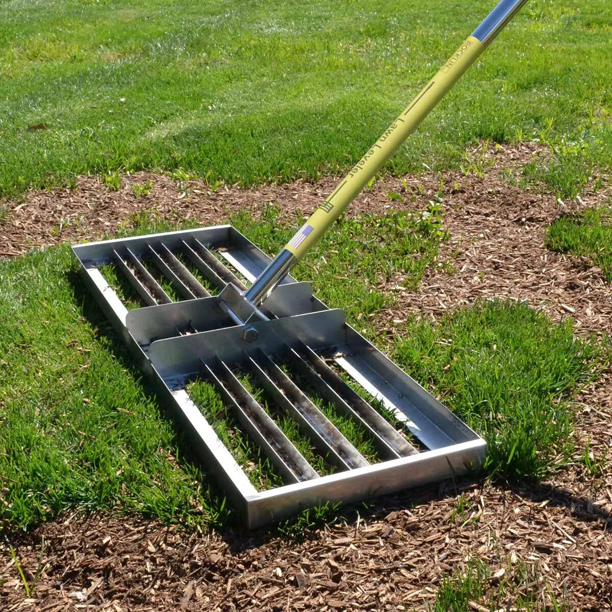 How To Rake Out Dead Grass