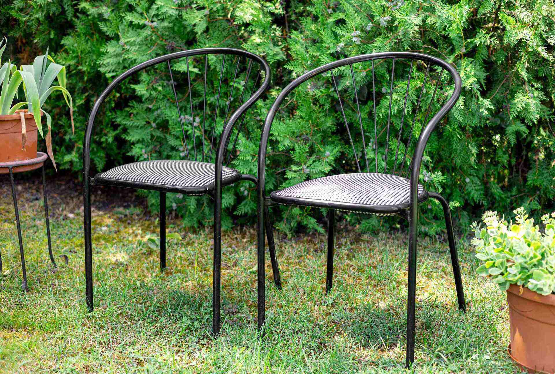 How To Recover Outdoor Chairs