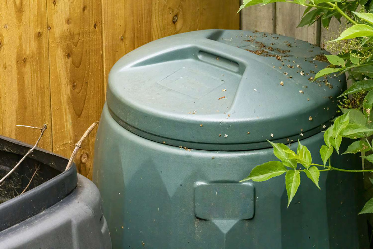 How To Reduce Flies In A Compost Bin