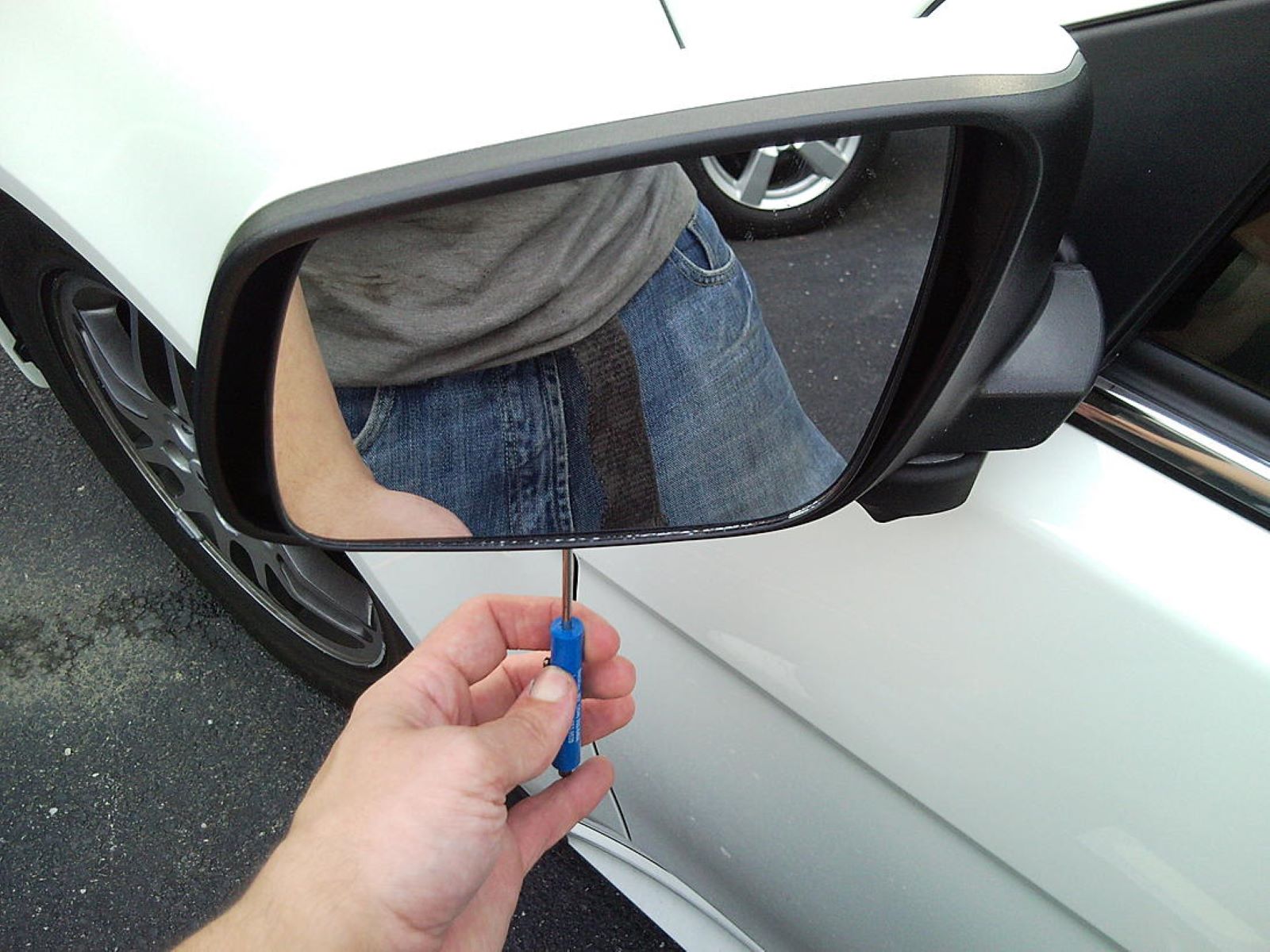 How To Remove Side Mirror Glass From Housing