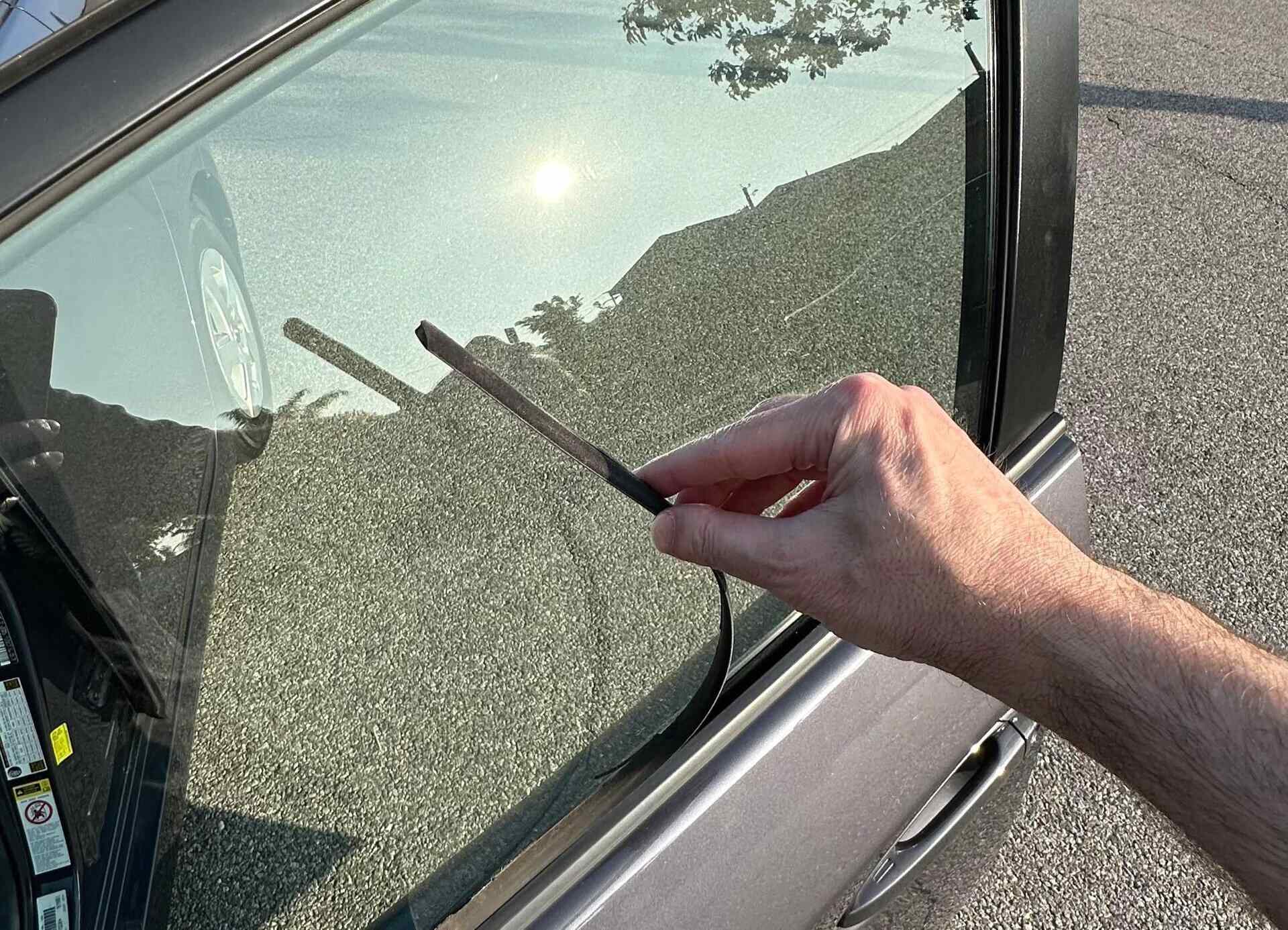 How To Reseal Car Windows