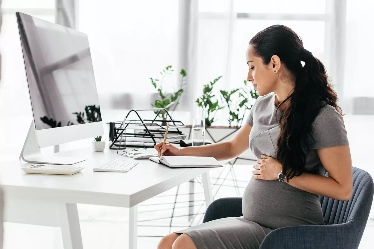 How To Sit Comfortably In An Office Chair While Pregnant