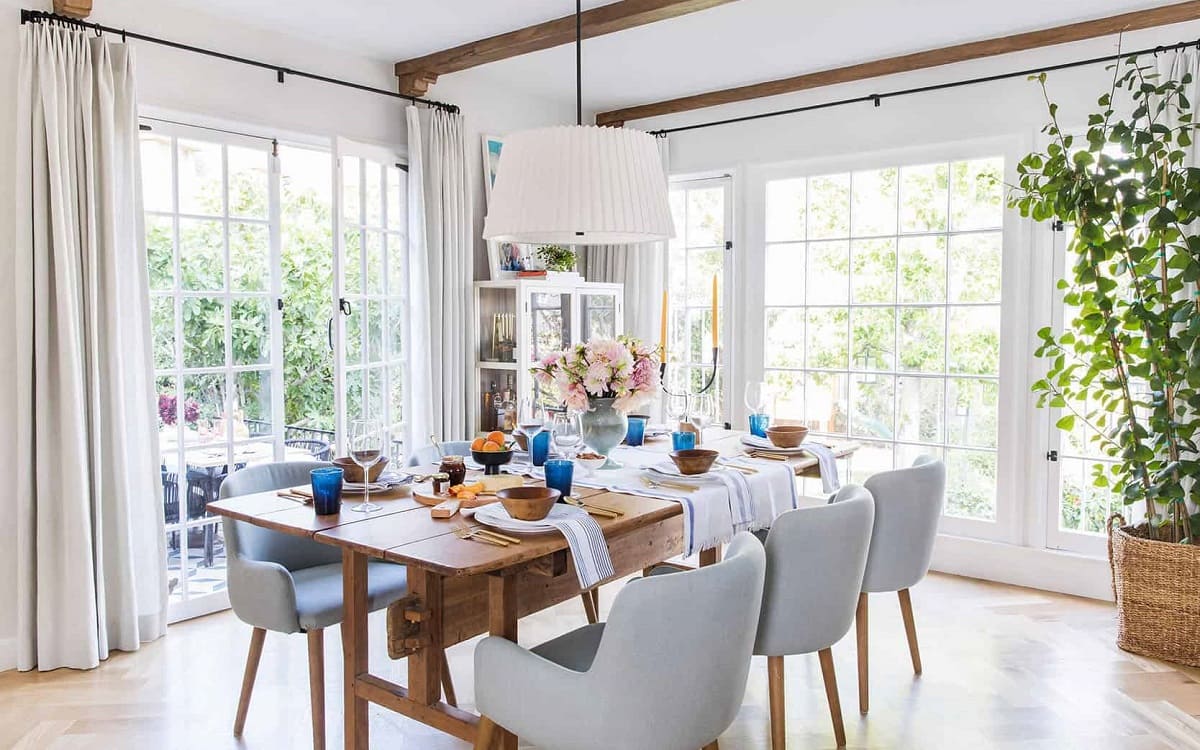 How To Stage A Dining Table