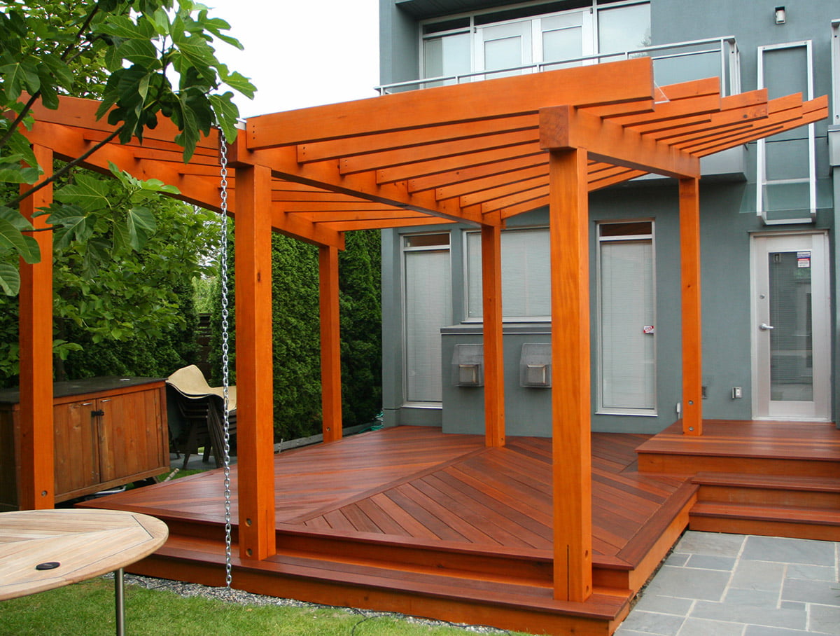 How To Stain A Pergola