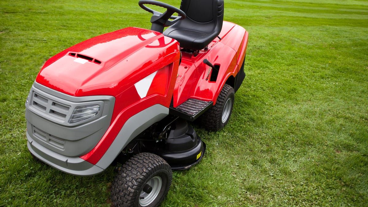How To Start A Riding Lawnmower