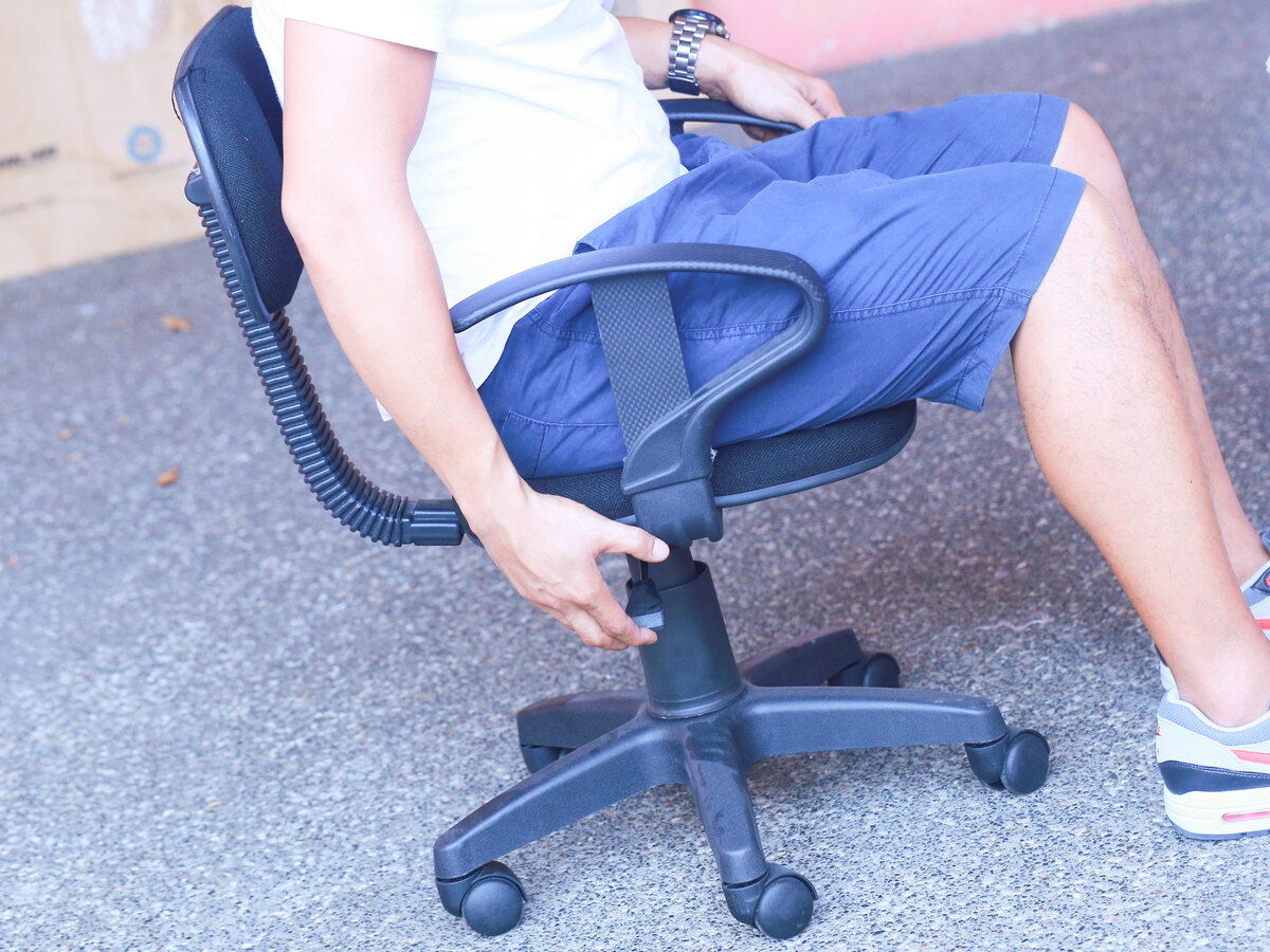 how to stop a squeaky office chair        <h3 class=
