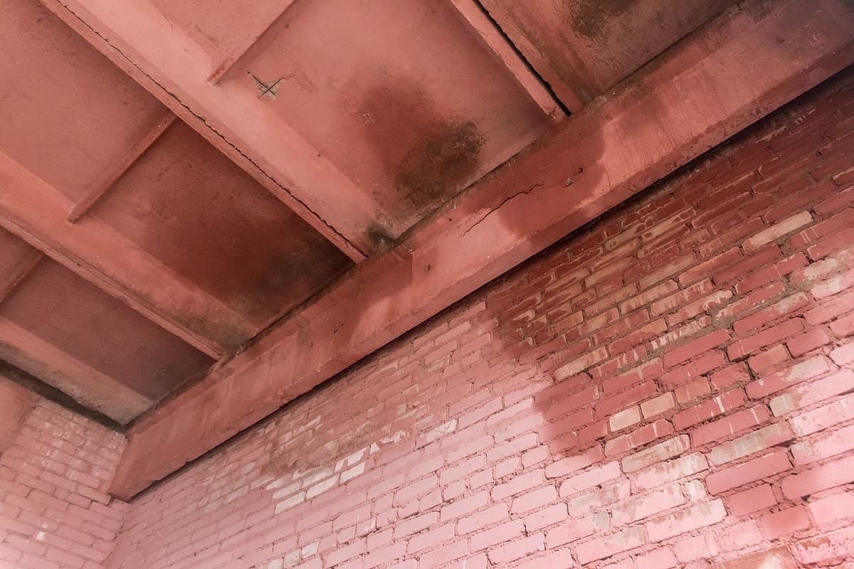 How To Stop Water Seepage In A Brick Wall
