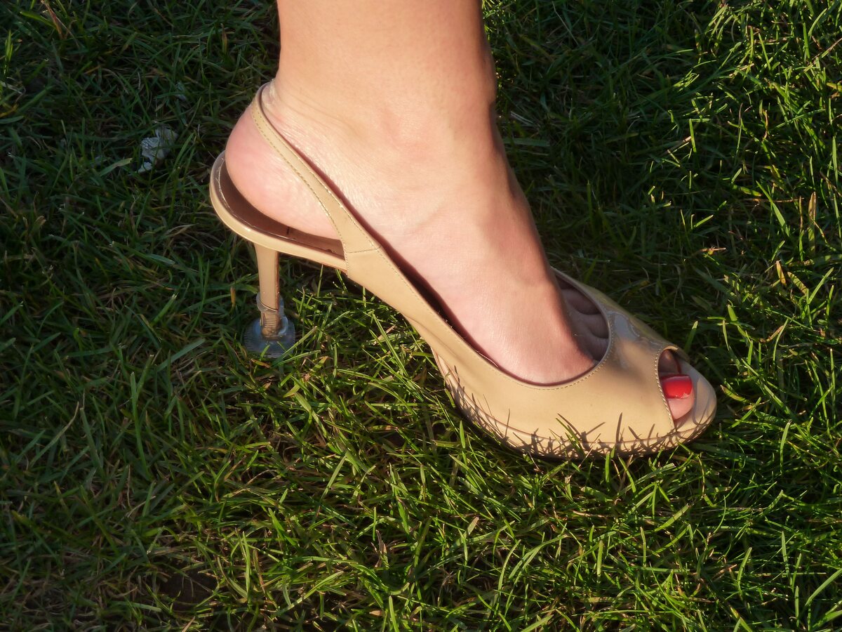 How To Stop Your Heels From Sinking In Grass
