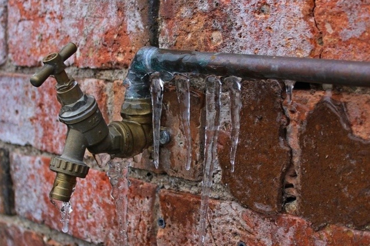 How To Thaw Outdoor Water Pipes
