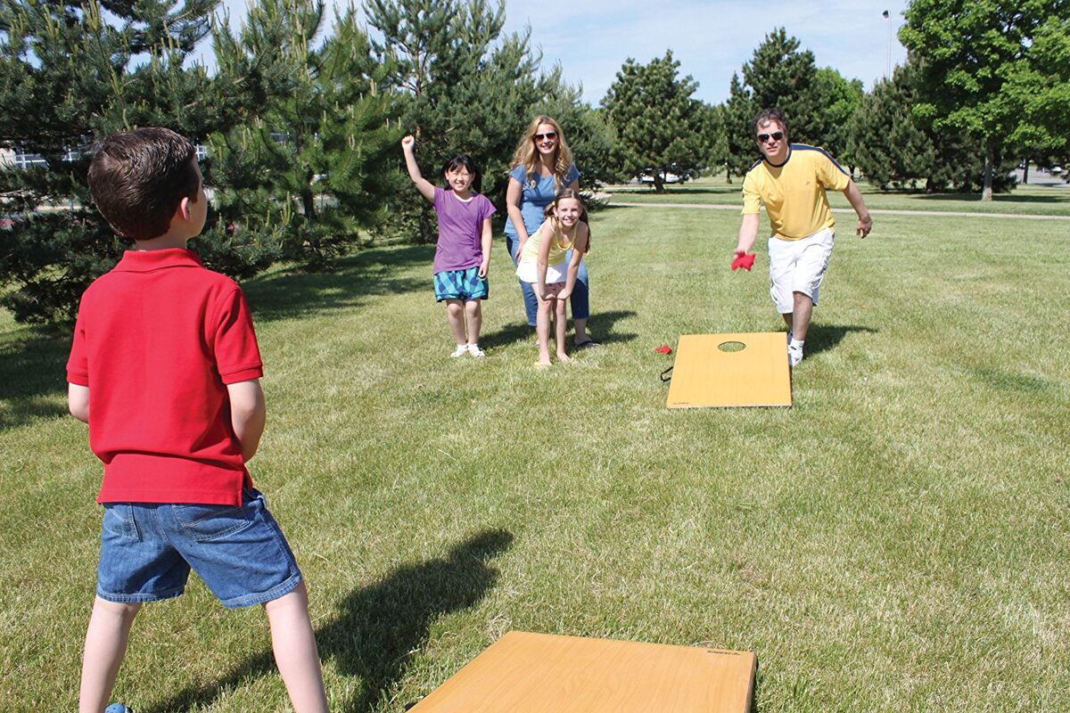 How To Throw A Roll Bag In Cornhole