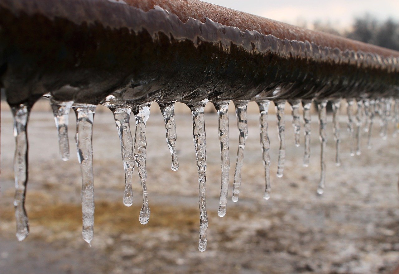 How To Unfreeze Outdoor Pipes