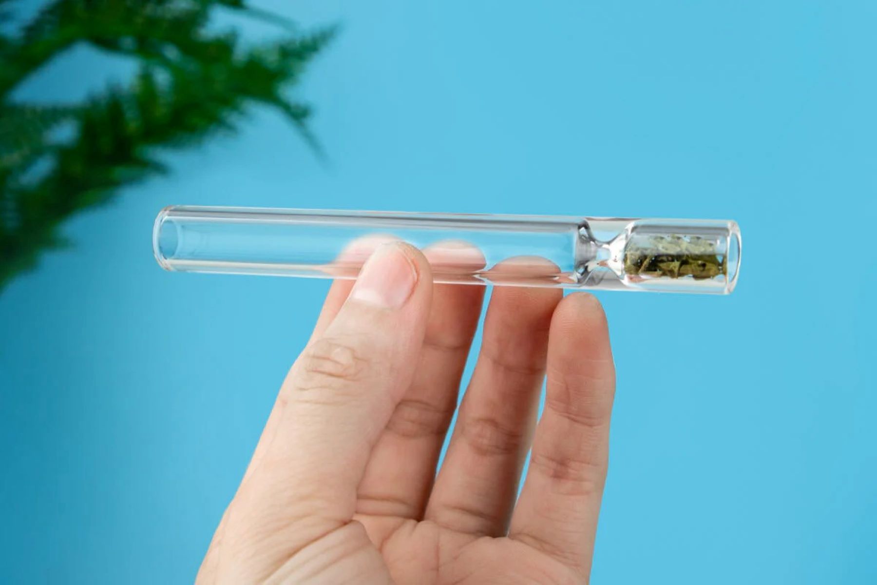 How To Use A Glass Pipe