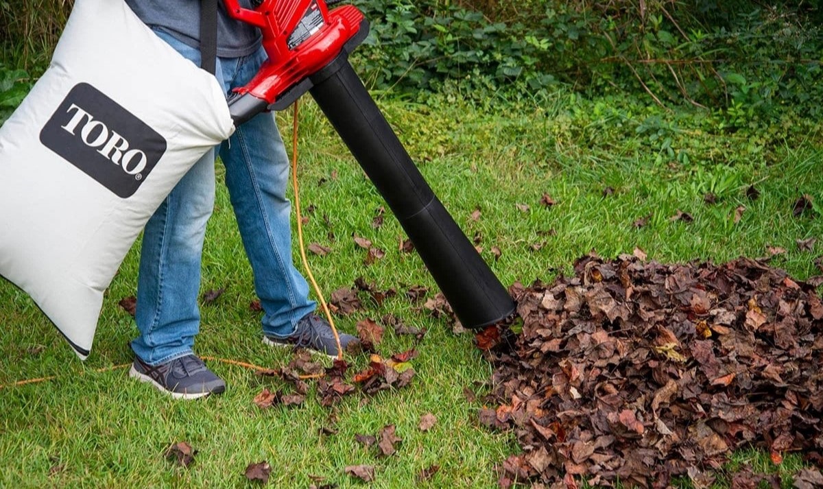 How To Use A Leaf Blower As A Vacuum