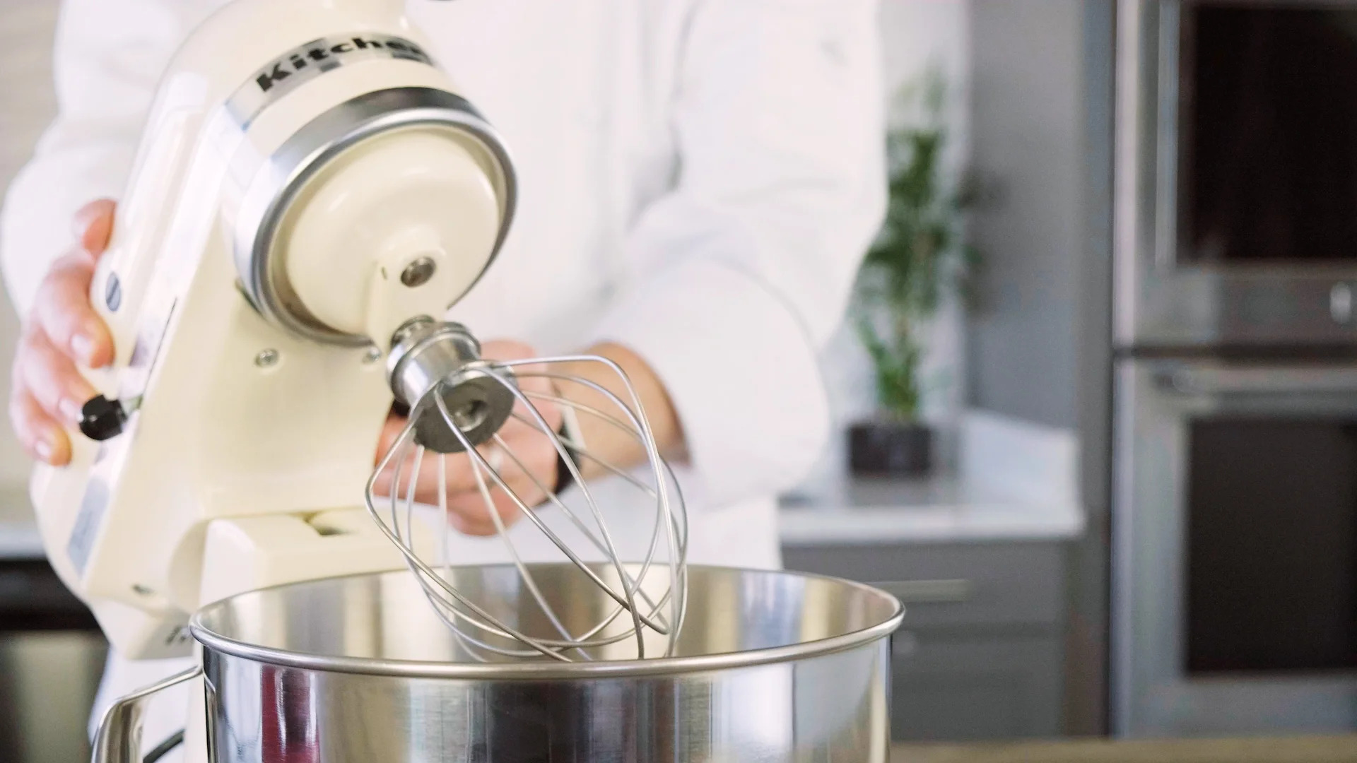 How To Use A Stand Mixer