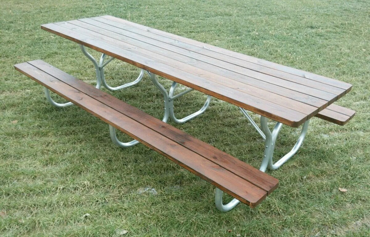 How Wide Is A Standard Picnic Table