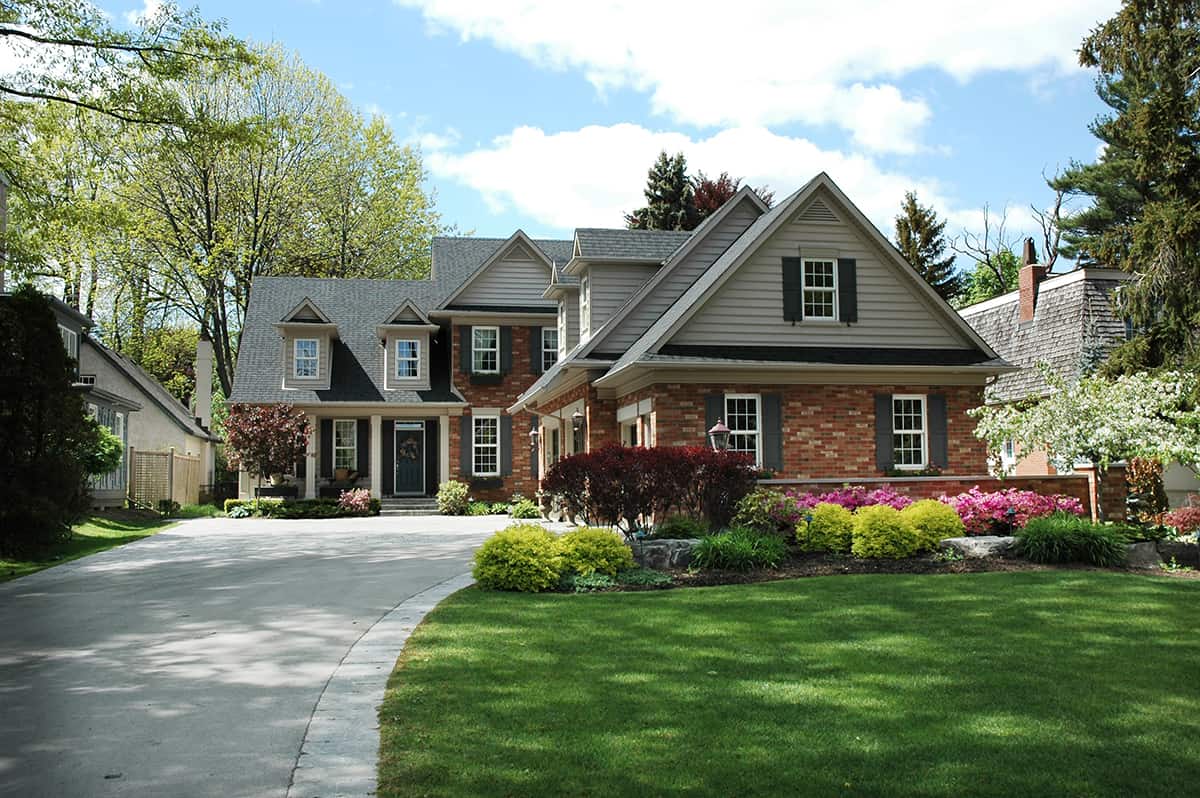 What Color Brick Goes With Gray Siding