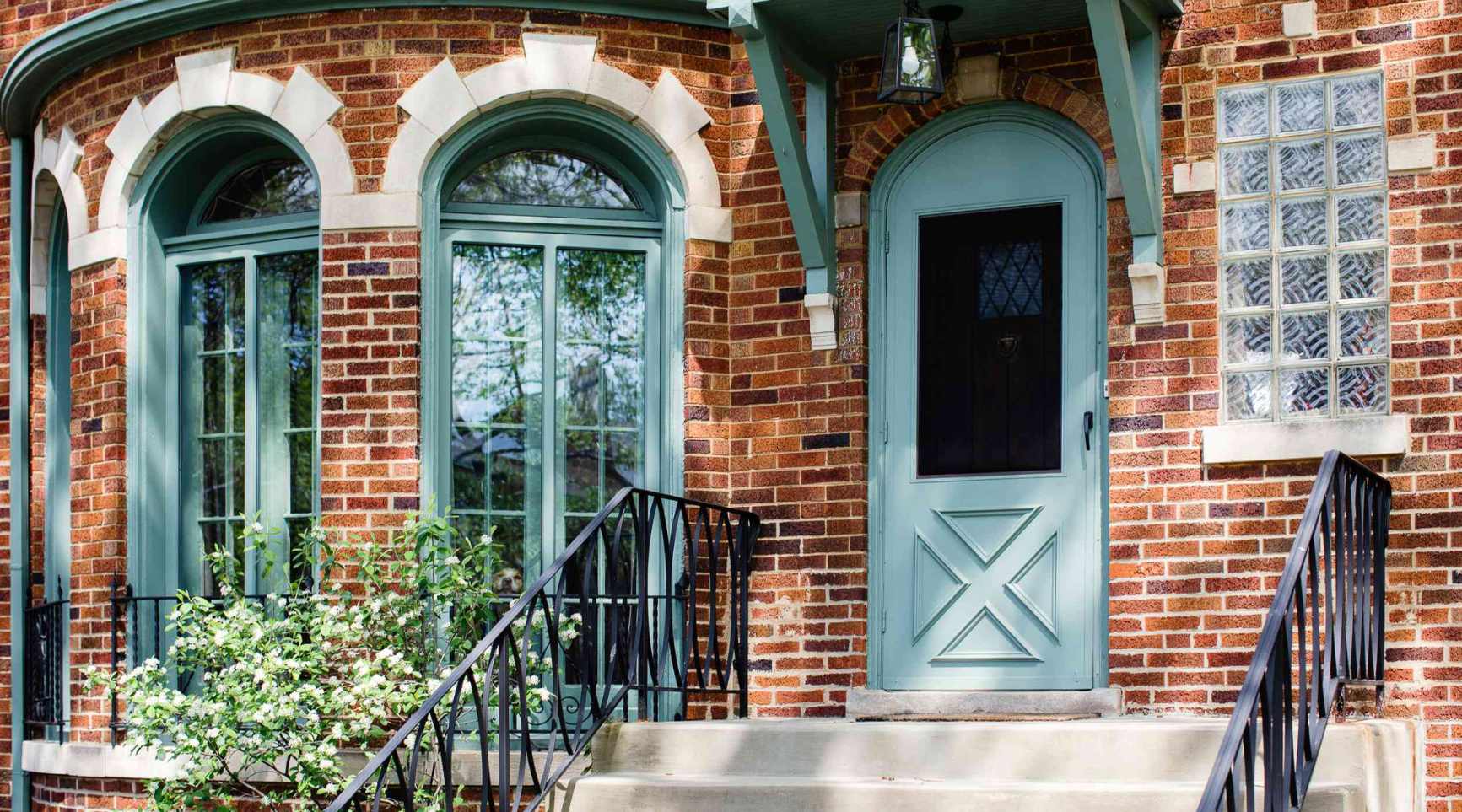 What Color To Paint Front Door With Red Brick House