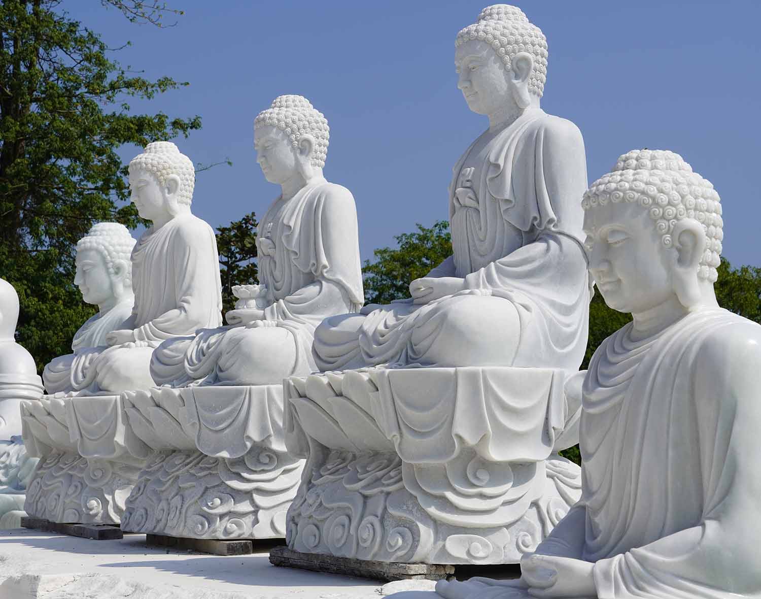What Is The Best Material For Outdoor Statues