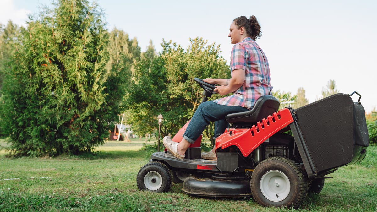 What Is The Best Riding Lawnmower